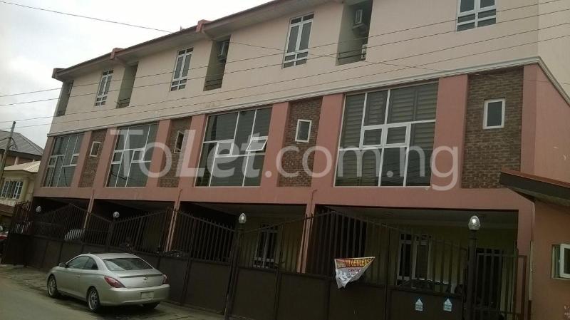 Commercial Property for rent Before Waec Busstop Yaba Lagos