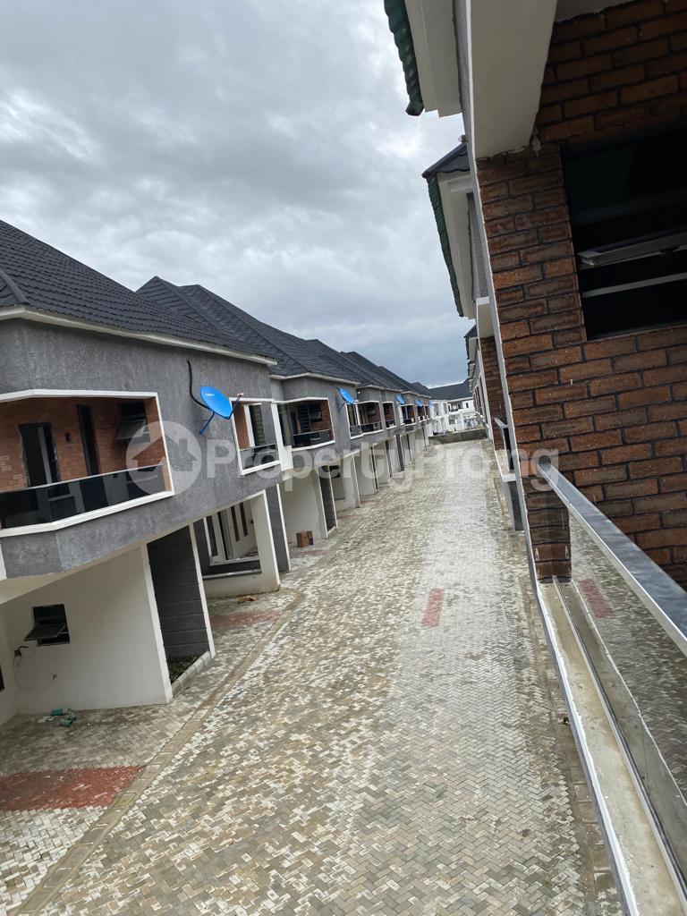 4 bedroom House for rent Lommon Estate, Orchid Road, Along Lekki Expressway Lekki Lagos