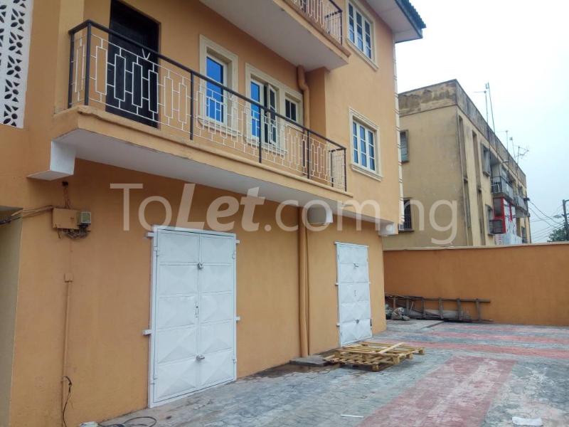3 bedroom Flat / Apartment for rent Off Oluwaleimu Street, Allen Avenue Ikeja Lagos