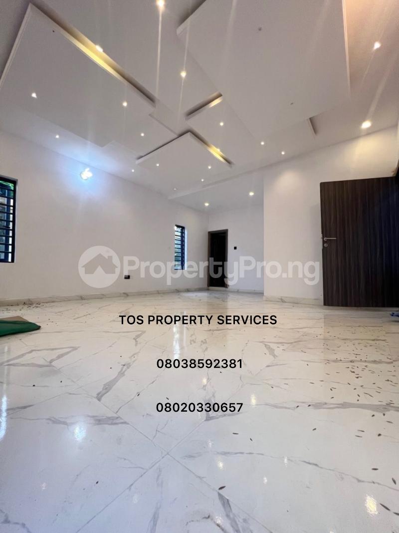 3 bedroom House for rent In An Estate Off Herbert Macaulay Way, Yaba ,lagos. Yaba Lagos