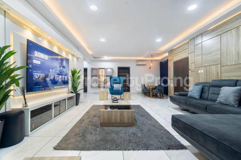 3 bedroom Flat / Apartment for rent Estate ONIRU Victoria Island Lagos