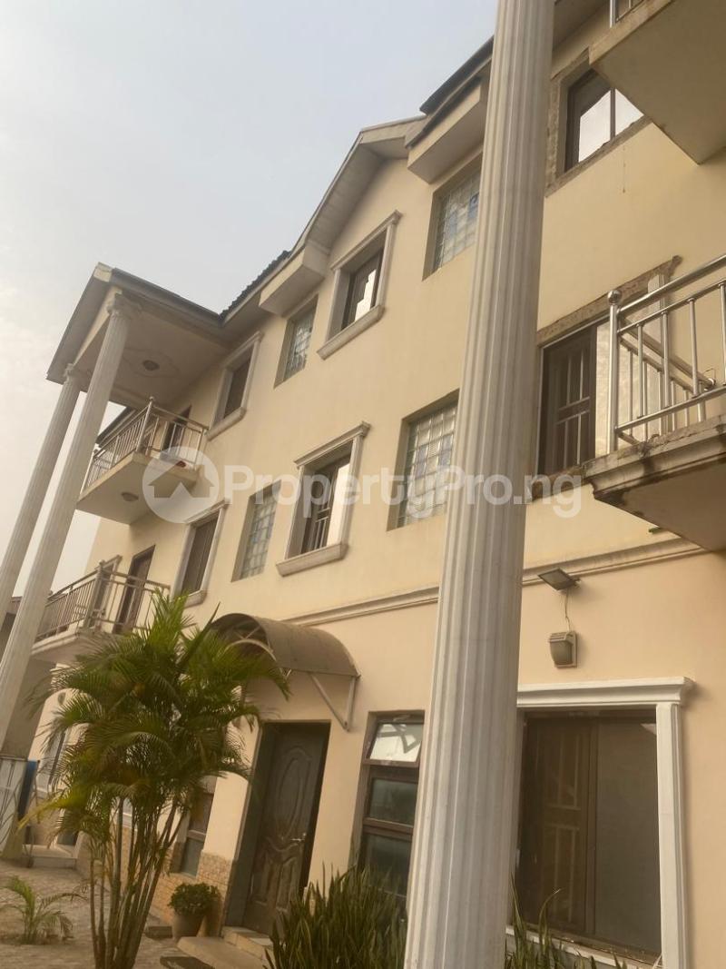 4 bedroom Flat / Apartment for sale  Wuye Abuja