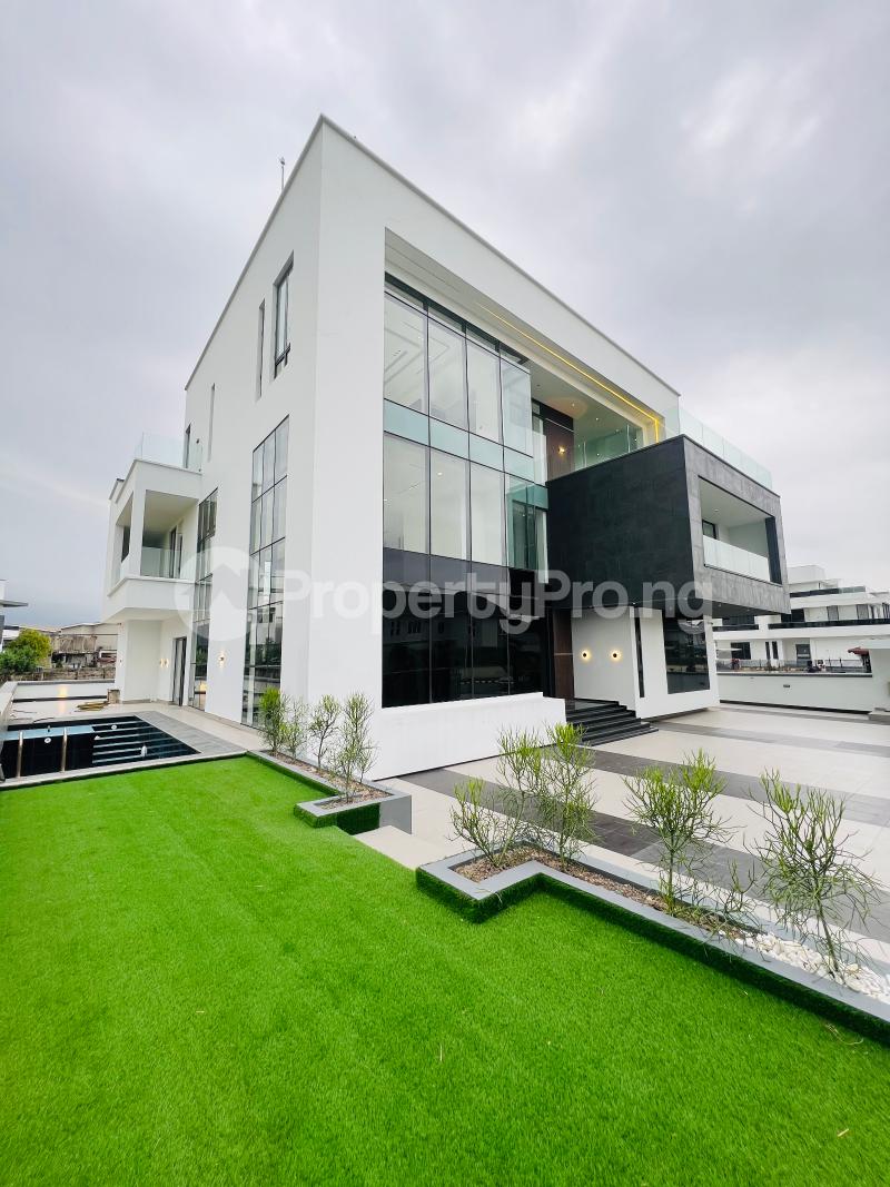5 bedroom House for sale Pinnock Beach Estate, Osapa london Lekki Lagos
