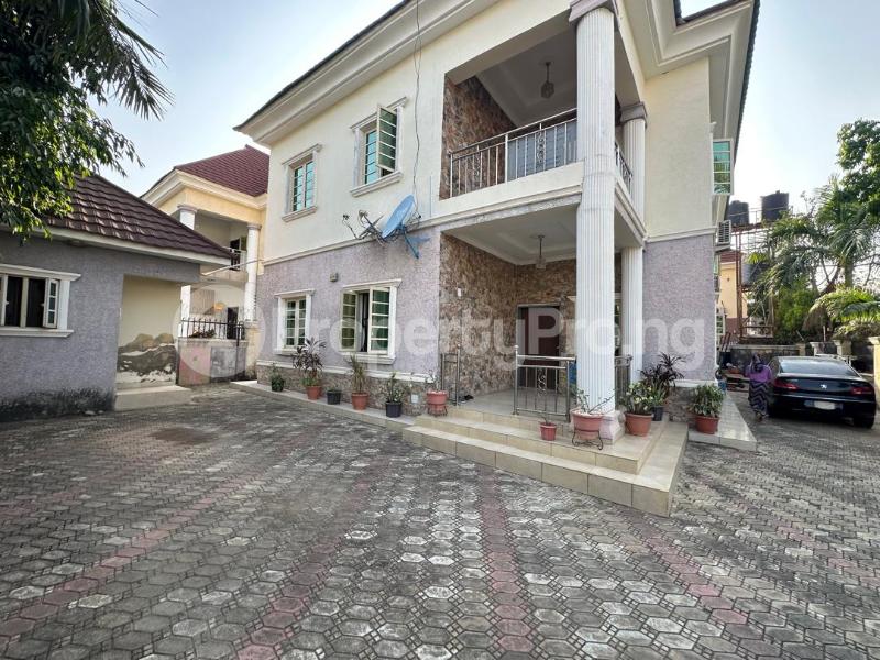 5 bedroom House for sale Along Von Road Lugbe Abuja
