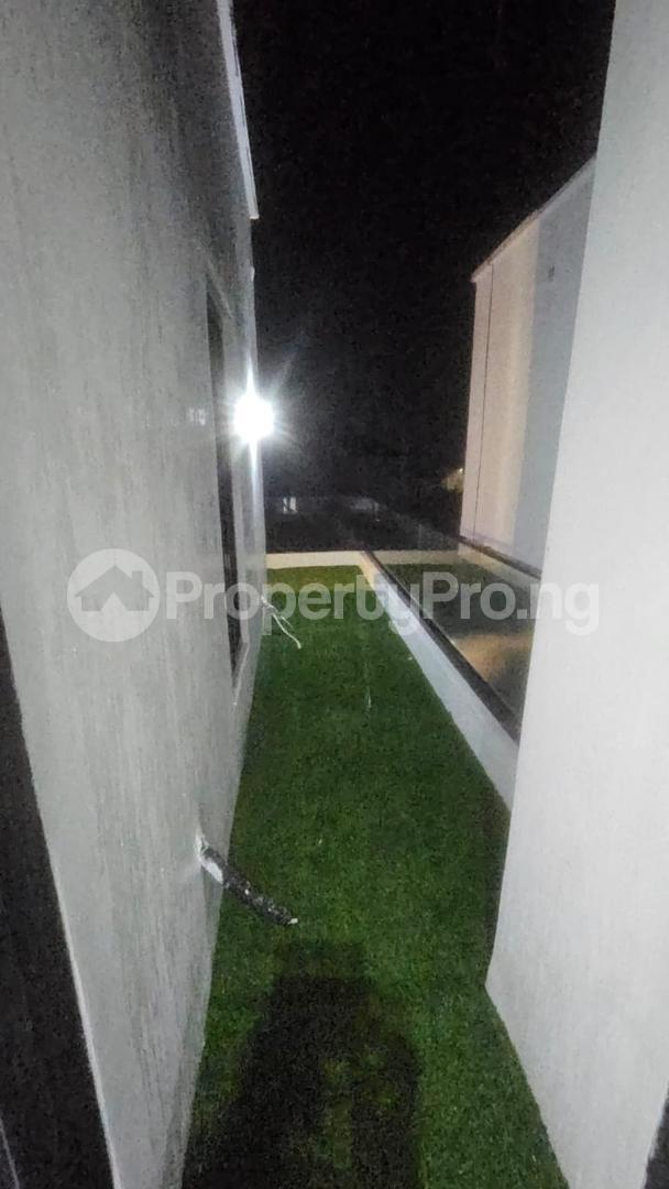 5 bedroom House for sale Alpha Beach Road Lekki Lagos