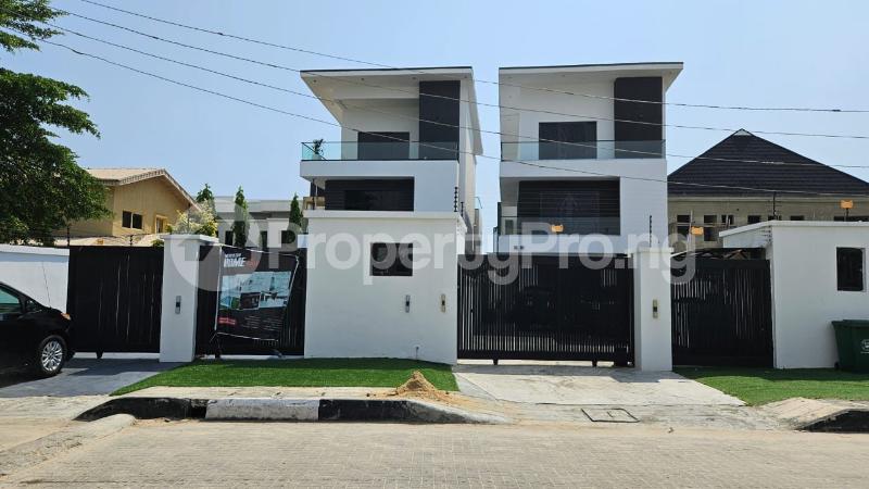 5 bedroom House for sale Alpha Beach Road Lekki Lagos