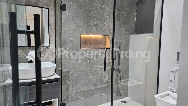 5 bedroom House for sale Alpha Beach Road Lekki Lagos