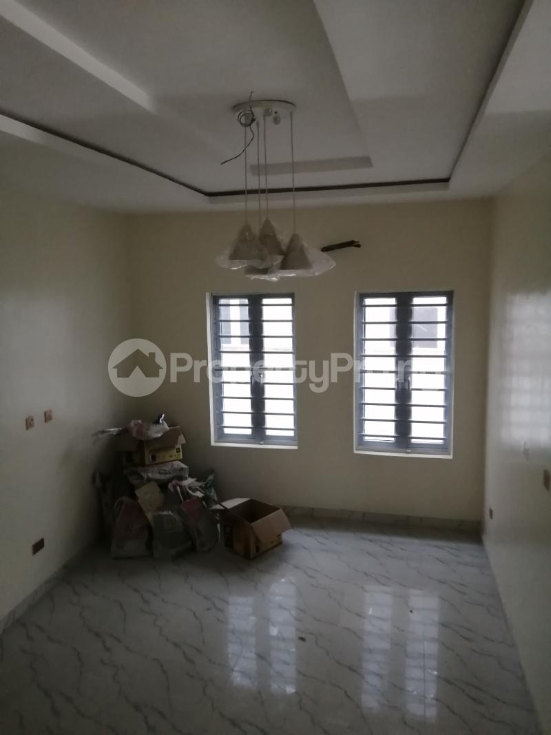 5 bedroom House for sale Orchid Hotel Road chevron Lekki Lagos