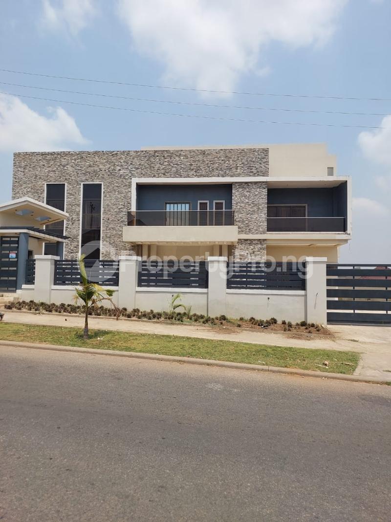 8 bedroom House for sale Guzape Abuja