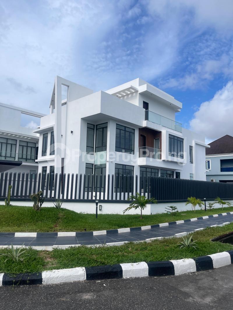 5 bedroom House for sale Pinnock Beach Estate Osapa london Lekki Lagos