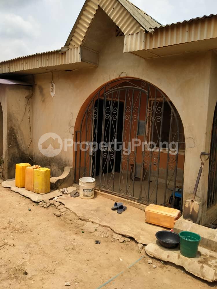 3 bedroom House for sale Adams Gbolahun Str Idiorogbo, Abule Isale. Agbado Ifo Ogun