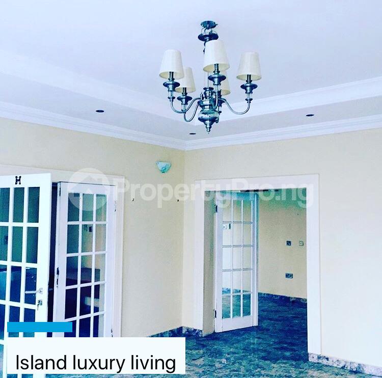 4 bedroom House for sale Off Alexander Road Ikoyi Lagos