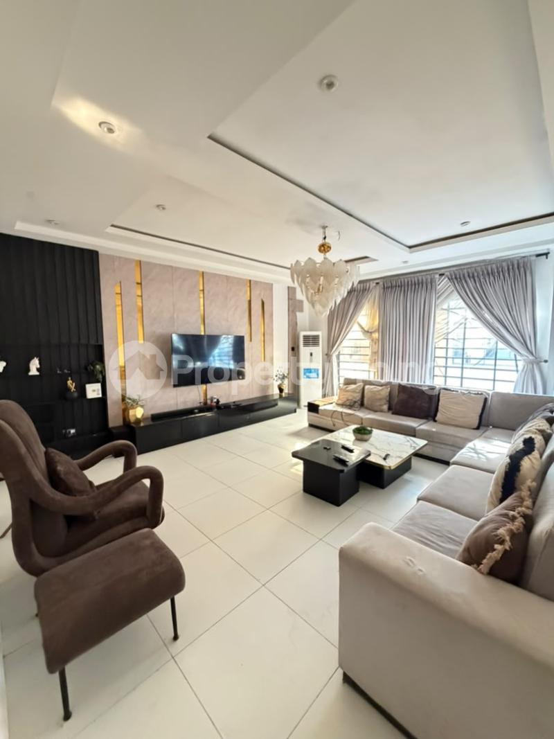 1 bedroom Flat / Apartment for rent In Well Secured And Calm Estate Ologolo Lekki Lagos