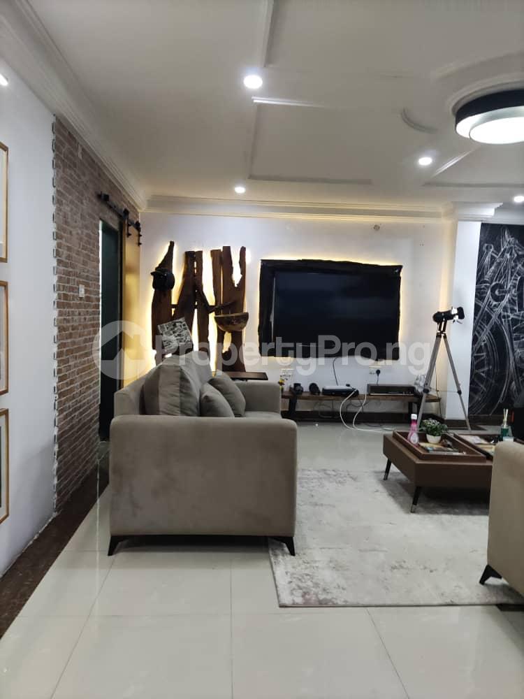 2 bedroom House for rent Shonibare Estate Maryland Lagos
