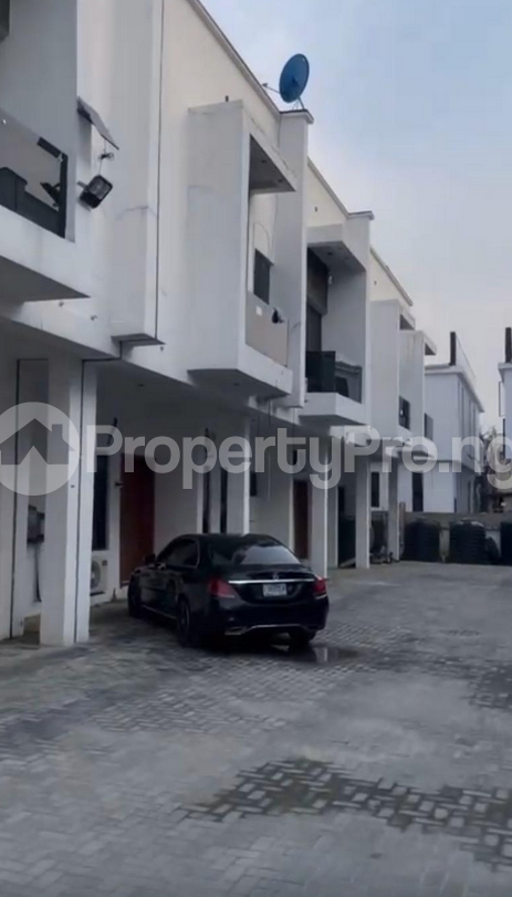 4 bedroom House for sale Ikota Off Lekki-Epe Expressway Ajah Lagos
