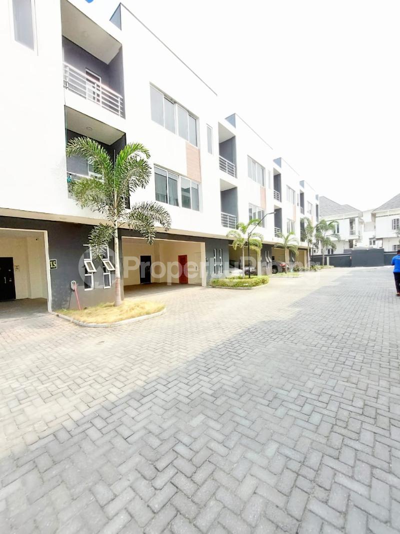 3 bedroom House for rent Pinnock Beach Estate Osapa london Lekki Lagos