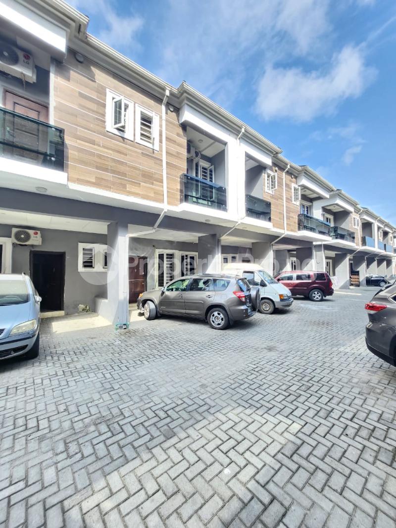 3 bedroom House for sale Orchid Road Chevron Lekki Lagos