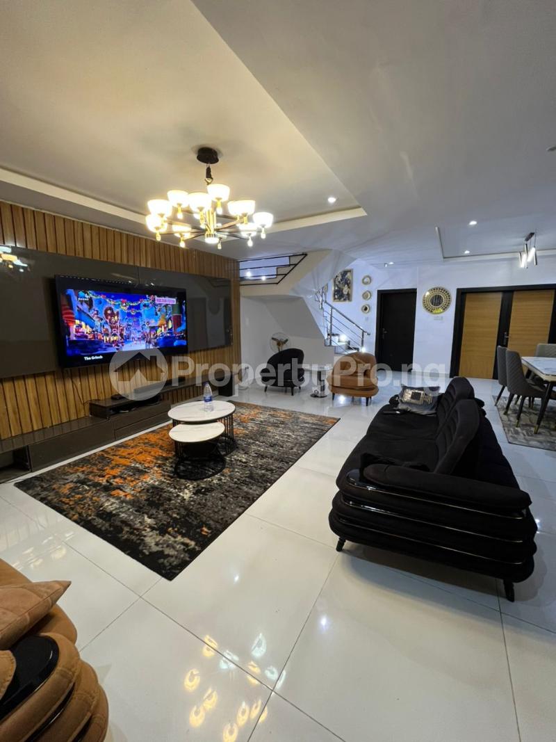 4 bedroom House for rent Mobil Road Ikota Lekki Lagos
