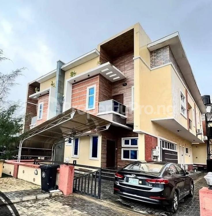 4 bedroom House for sale Orchid Road Lekki Lagos