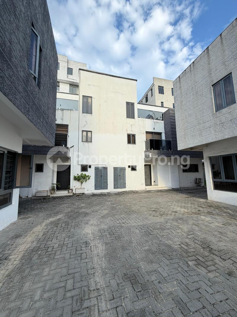 4 bedroom House for rent Estate Ikate Lekki Lagos