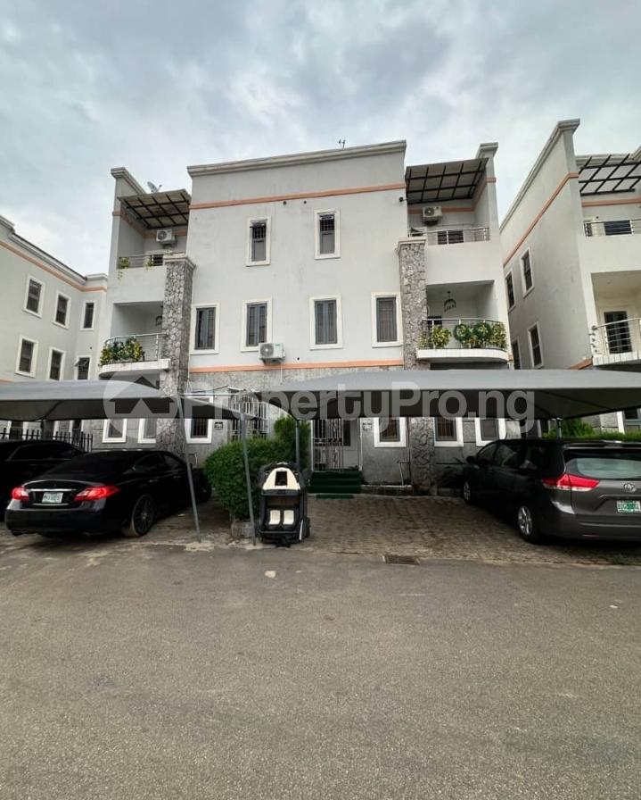 4 bedroom House for sale Airport Road, Jabi Abuja