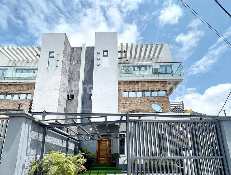 4 bedroom House for sale Osapa london Lekki Lagos