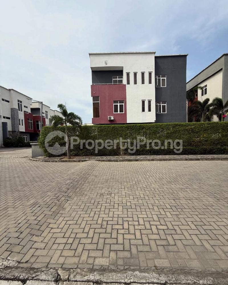 4 bedroom House for sale Osapa Osapa london Lekki Lagos
