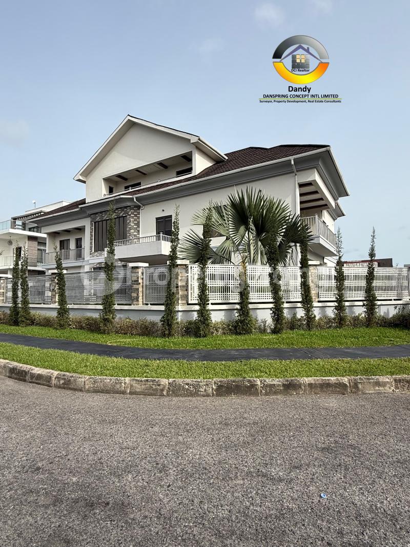 6 bedroom House for sale Osapa london Lekki Lagos