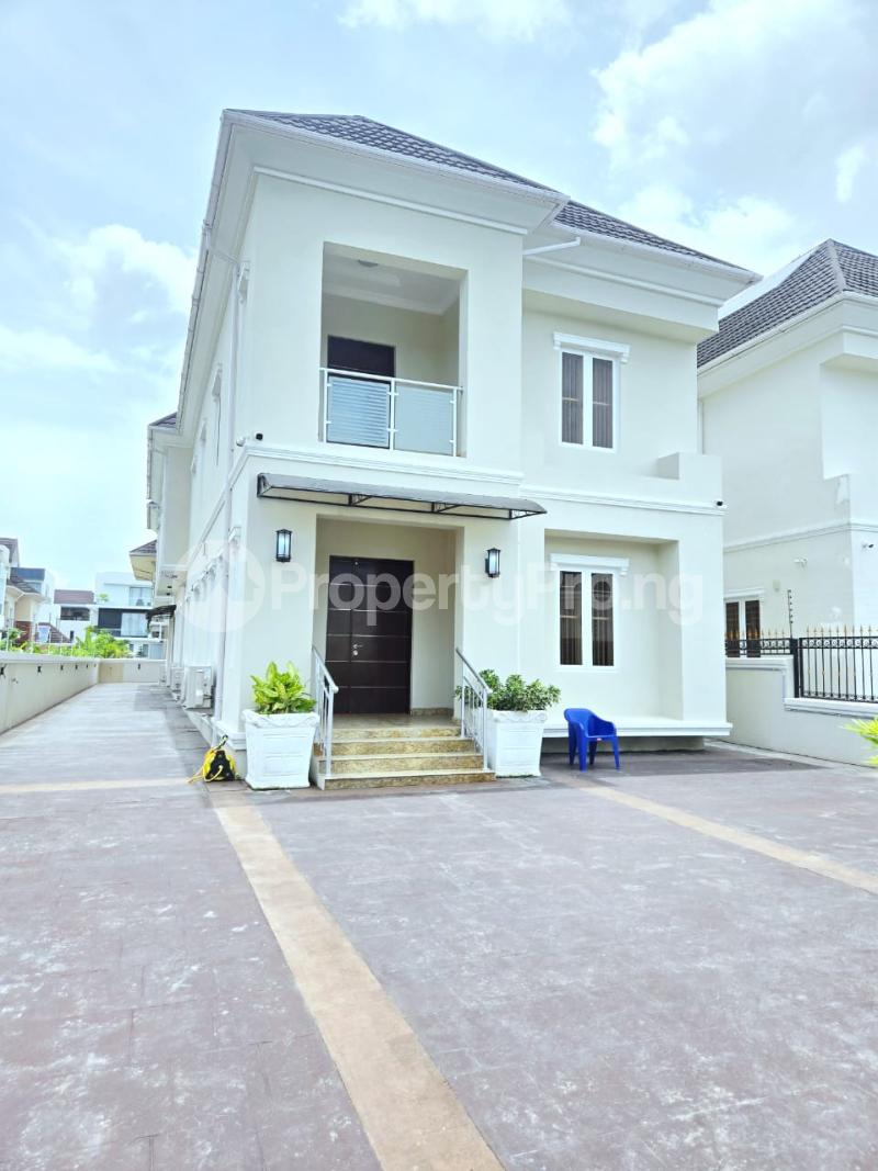 5 bedroom House for rent Pinnock Beach Estate, Osapa london Lekki Lagos