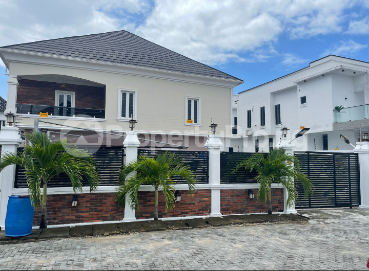 5 bedroom House for sale Thomas estate Ajah Lagos