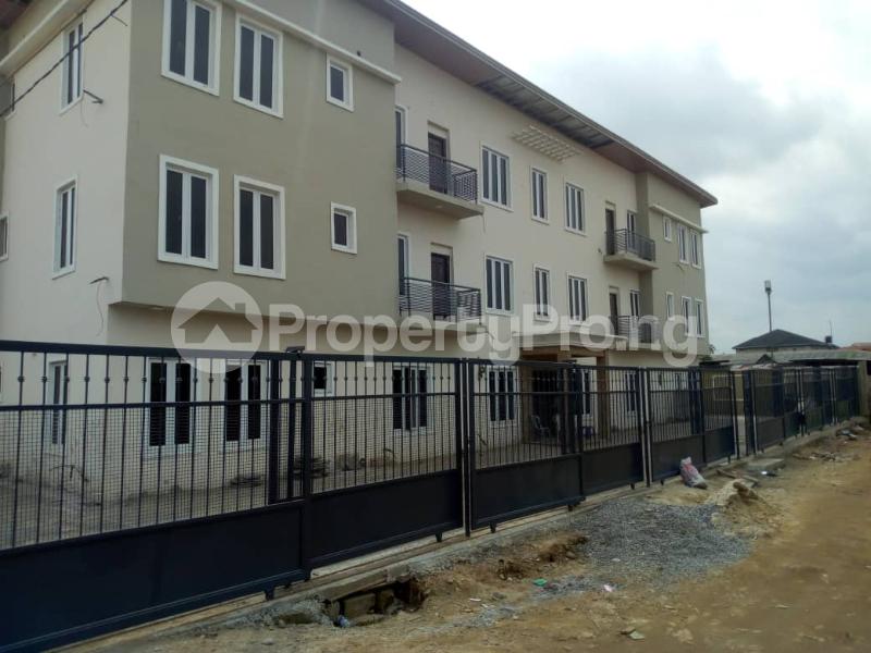 3 bedroom Flat / Apartment for sale Adegbenro Street, Off Brown Road Gbagada Lagos