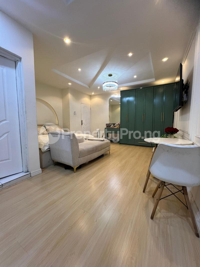 1 bedroom Flat / Apartment for rent Off Admiralty Lekki Phase 1 Lekki Lagos