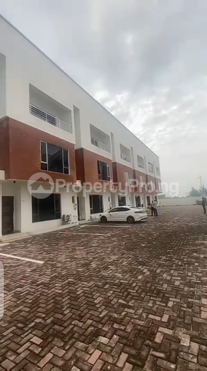 4 bedroom House for rent Periwinkle Estate, Lekki Phase 1,lekki Lagos State. Lekki Phase 1 Lekki Lagos