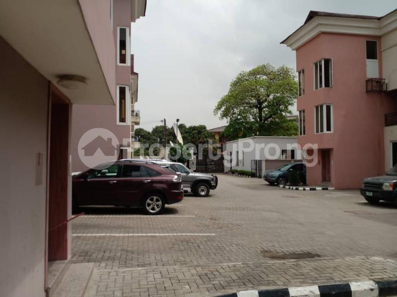 2 bedroom House for rent Off Herbert Macaulay Way, Yaba, Lagos. Yaba Lagos