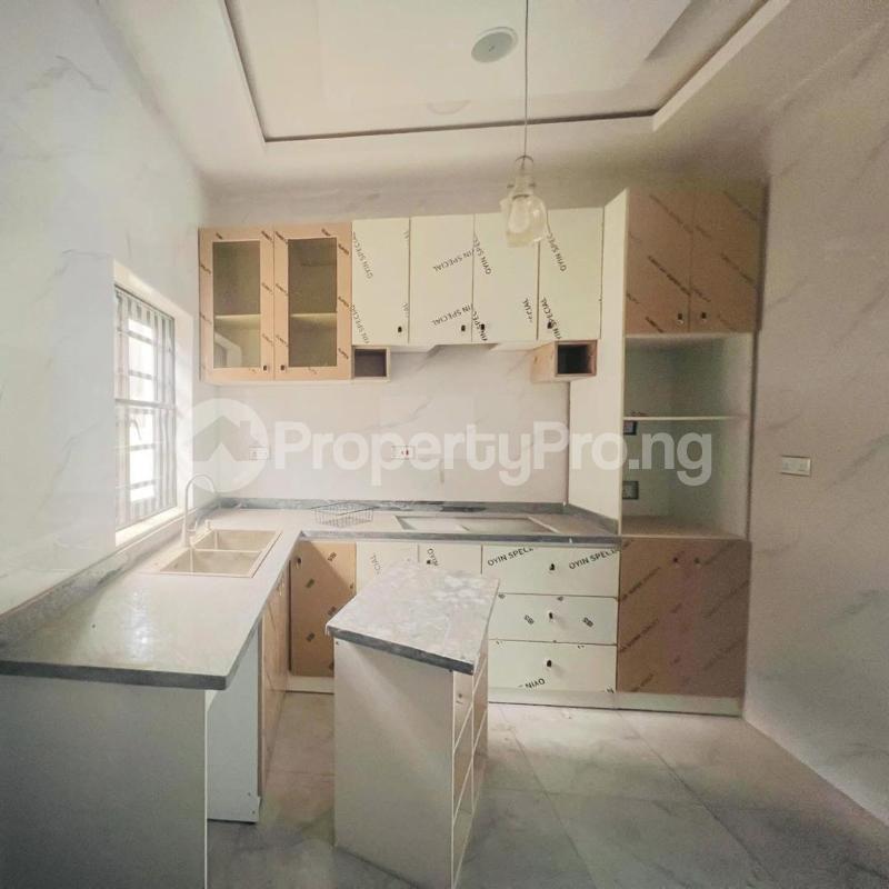 2 bedroom House for sale Orchid Road Lekki Lagos