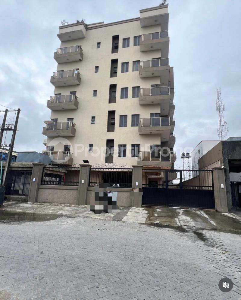 3 bedroom Flat / Apartment for rent ONIRU Victoria Island Lagos