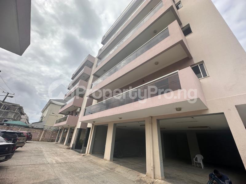 3 bedroom Flat / Apartment for rent ONIRU Victoria Island Lagos