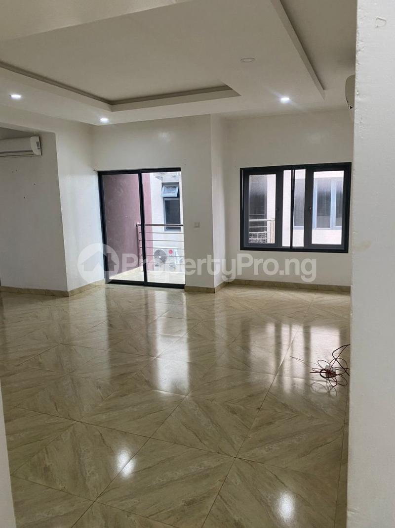 3 bedroom Flat / Apartment for rent Lekki Phase 1, Lagos State. Lekki Phase 1 Lekki Lagos