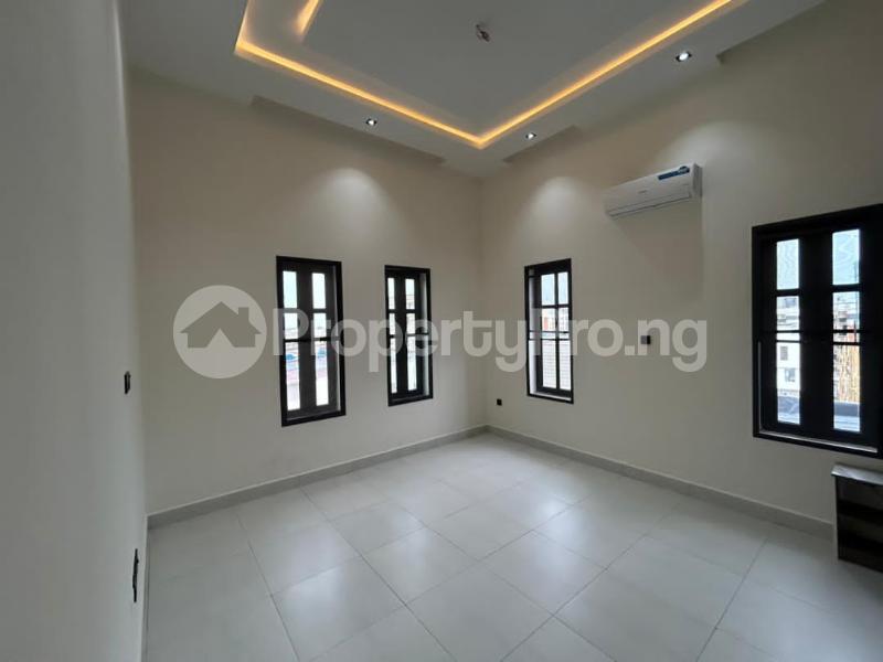 3 bedroom Flat / Apartment for rent Off Periwinkle Estate Lekki Phase 1 Lagos State. Lekki Phase 1 Lekki Lagos