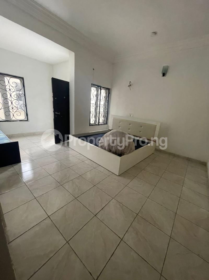 3 bedroom Flat / Apartment for rent ONIRU Victoria Island Lagos