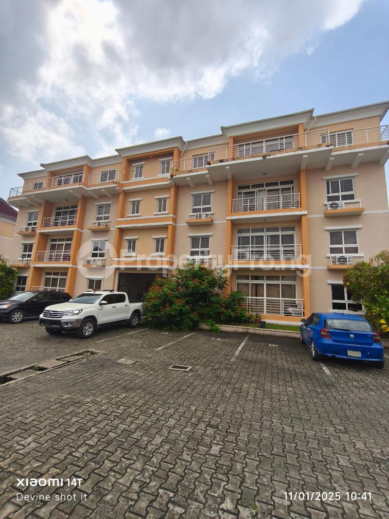 3 bedroom Flat / Apartment for rent Osapa london Lekki Lagos