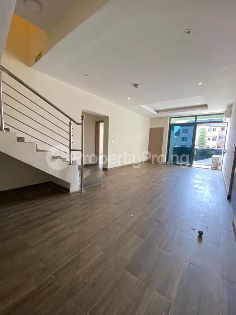 3 bedroom Flat / Apartment for rent  ONIRU Victoria Island Lagos