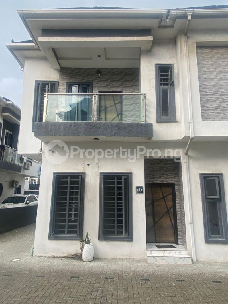 5 bedroom Flat / Apartment for rent Ologolo Lekki Lagos