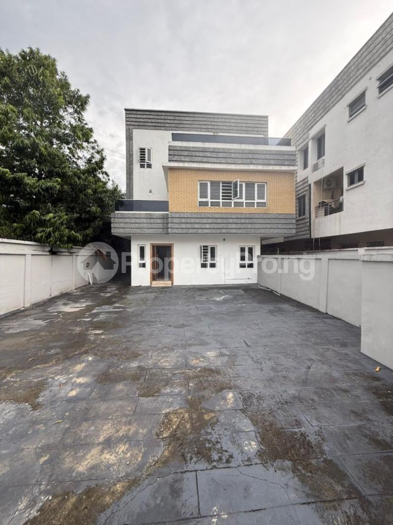 4 bedroom House for rent Off Castle & Temple Lekki Phase 1 Lekki Lagos State. Lekki Phase 1 Lekki Lagos