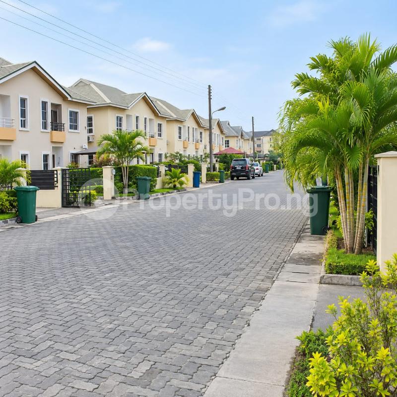 4 bedroom House for rent Estate Osapa london Lekki Lagos