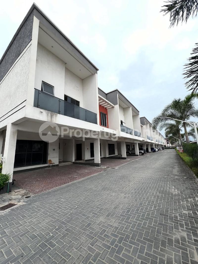 4 bedroom House for rent Ologolo Lekki Lagos