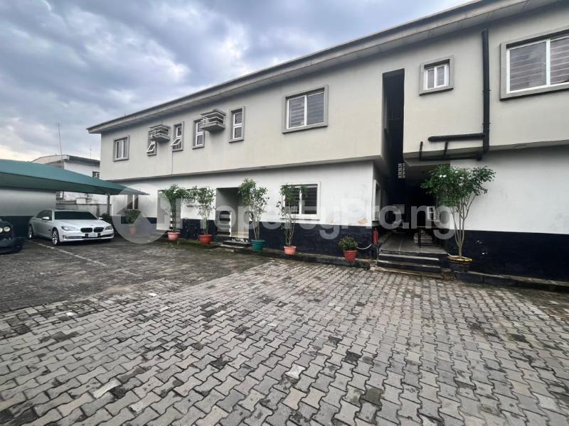 4 bedroom House for rent Off Awolowo Road,south West Ikoyi Lagos State. Ikoyi S.W Ikoyi Lagos