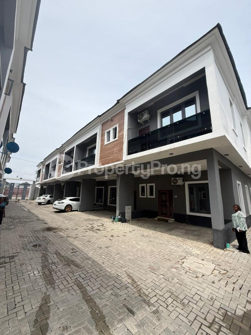 4 bedroom House for rent Harris Drive Ikota,lekki Lagos State. Ikota Lekki Lagos