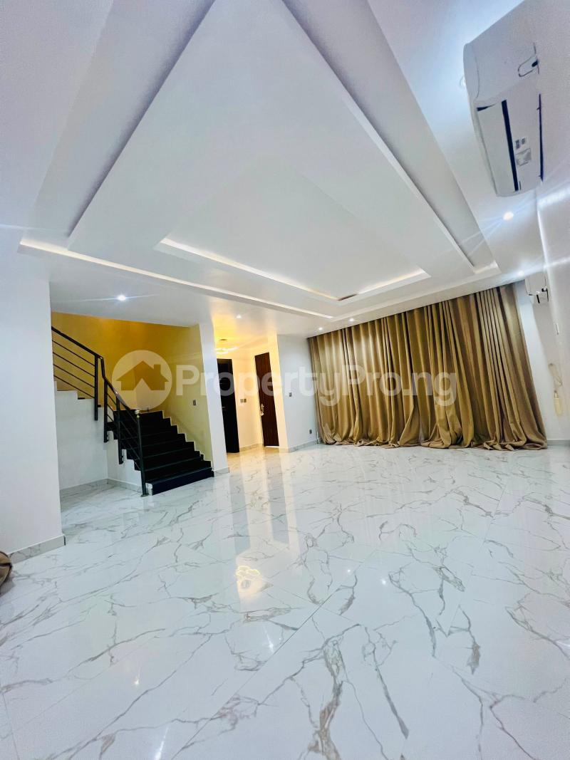 4 bedroom House for rent Platinum Way Lekki Lagos State. Ikate Lekki Lagos