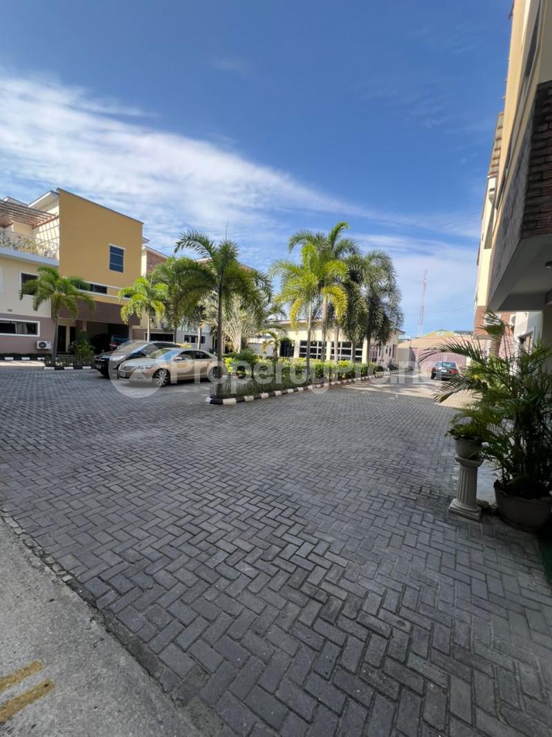 4 bedroom House for rent Oniru Estate,victoria Island Lagos State. ONIRU Victoria Island Lagos